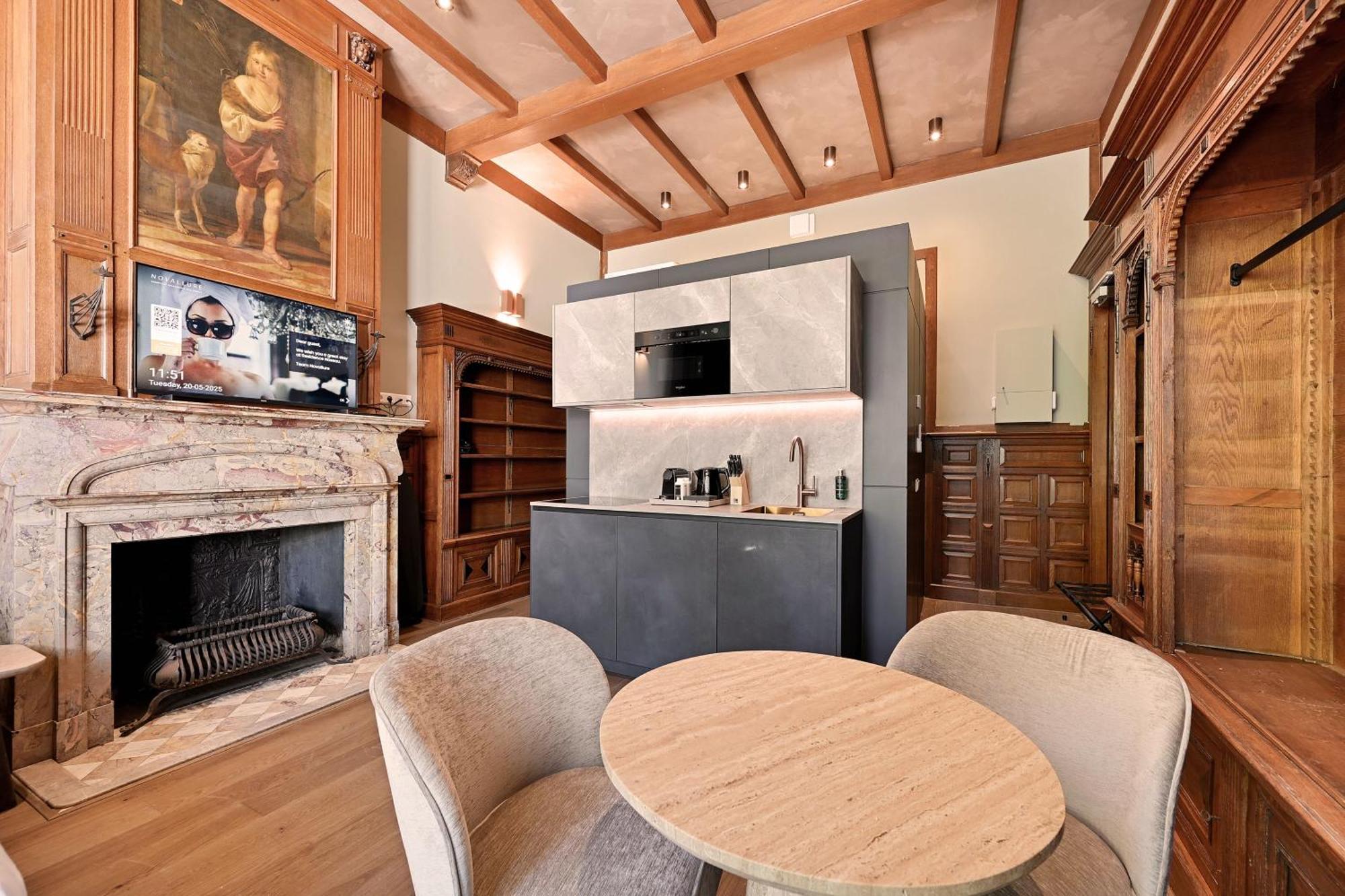 Novallure Nassau Aparthotel